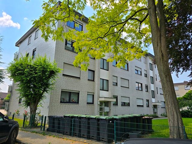 Attraktive, lichtdurchflutete Drei-Raum-Wohnung mit großem Balkon in Wegberg-Beeckerheide
