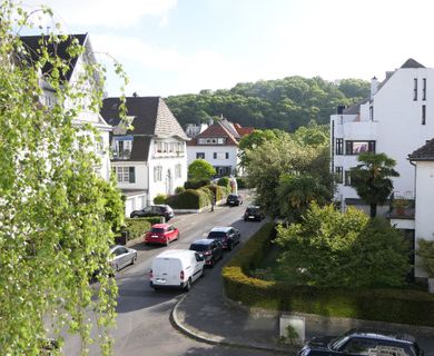 Düsseldorf-Grafenberg: 4-Zimmer-Wohnung mit Einbauküche, Balkon und Garage in bevorzugter Lage!