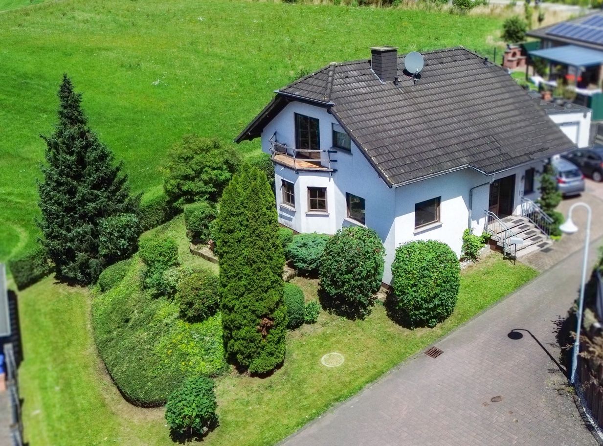 Zentrumsort 56593 Horhausen! Einfamilienhaus mit Garage und Hobbyraum in Sackgassenlage!