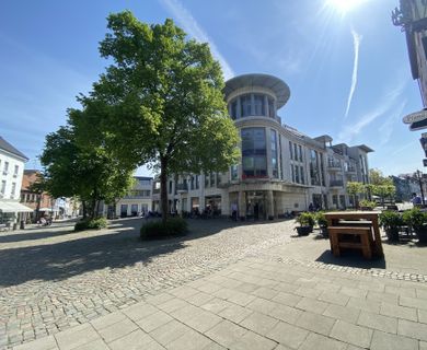 REPRÄSENTATIVE BÜRO-/PRAXISFLÄCHE IM HERZEN VON VIERSEN-SÜCHTELN!