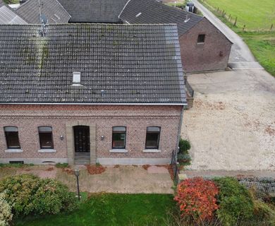 HAUPTHAUS DES ROHRHOFS IN KREFELD-FISCHELN ZU VERMIETEN