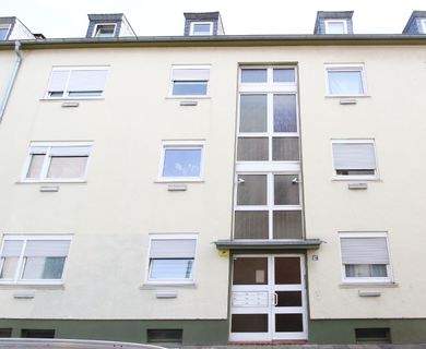 GEMÜTLICHE 3 ZIMMER-WOHNUNG FÜR DACHGESCHOSSLIEBHABER IM KREFELDER-ZENTRUM!