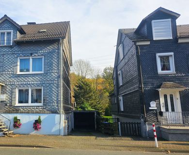 Gemütliches Einfamilienhaus mit kleinem Garten in attraktiver Ortsrandlage!