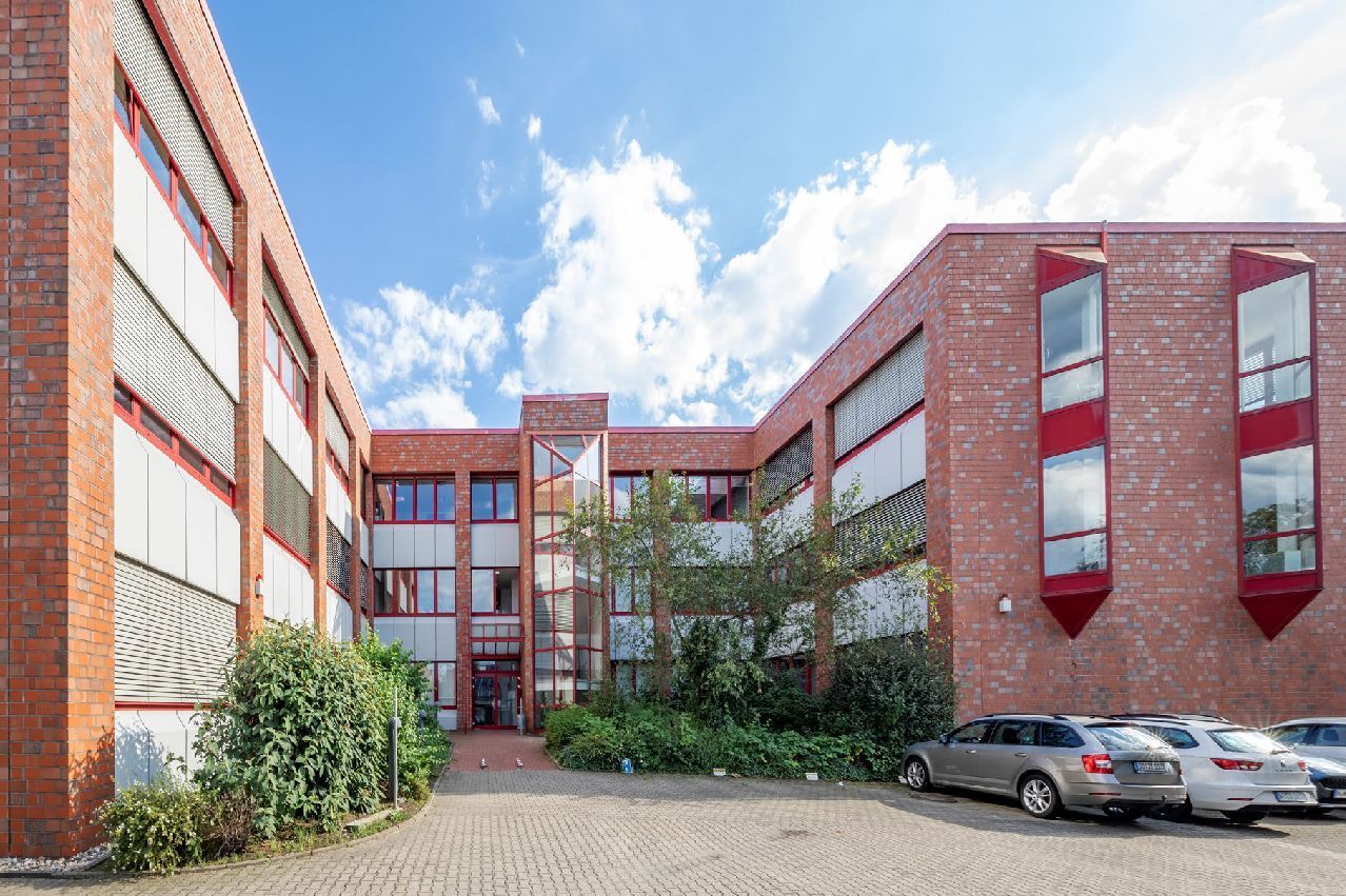 *Provisionsfrei* ca. 920 – 1.393 m² Büro-/Praxisfläche Nähe Indupark zu vermieten.