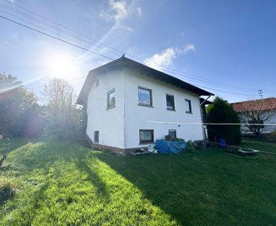 Solides, freistehendes Einfamilienhaus mit großem Garten in ruhiger Lage!