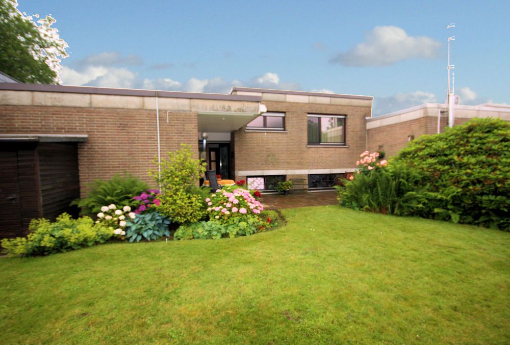 Split-Level Bungalow mit hübschem Garten in beliebter Lage von Viersen-Süchteln.