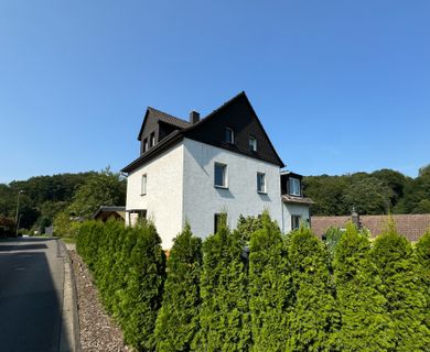 freist. Ein-/oder Zweifamilienhaus mit Ausbaupotenzial in schöner Höhenlage von Lohmar-Jexmühle