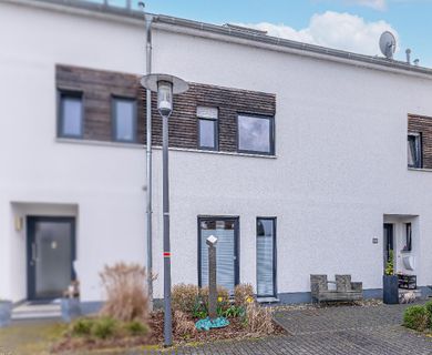 Gepflegtes, helles Einfamilienhaus, großzügig mit Garten  und  Carport im Hennefer Siegbogen