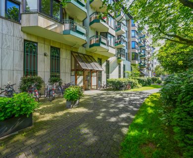 2-Zimmer-Wohnung im Herzen von Köln mit außergewöhnlichem Grundriss und herrlichem Ausblick