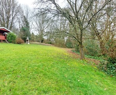 Schönes Baugrundstück in ruhigem Wohngebiet!