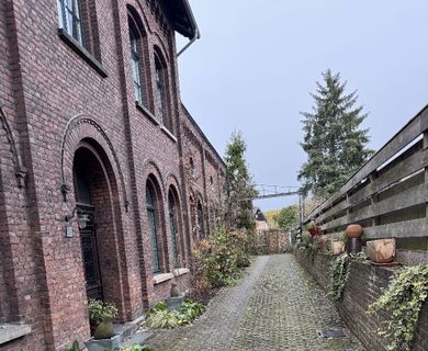 Alte Weberei  Denkmal
Haus im Haus – Maisonette-Wohnung mit Garten