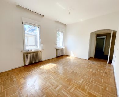 GROßZÜGIGE 2-ZIMMER WOHNUNG IN KREFELDER INNENSTADT ZU MIETEN!