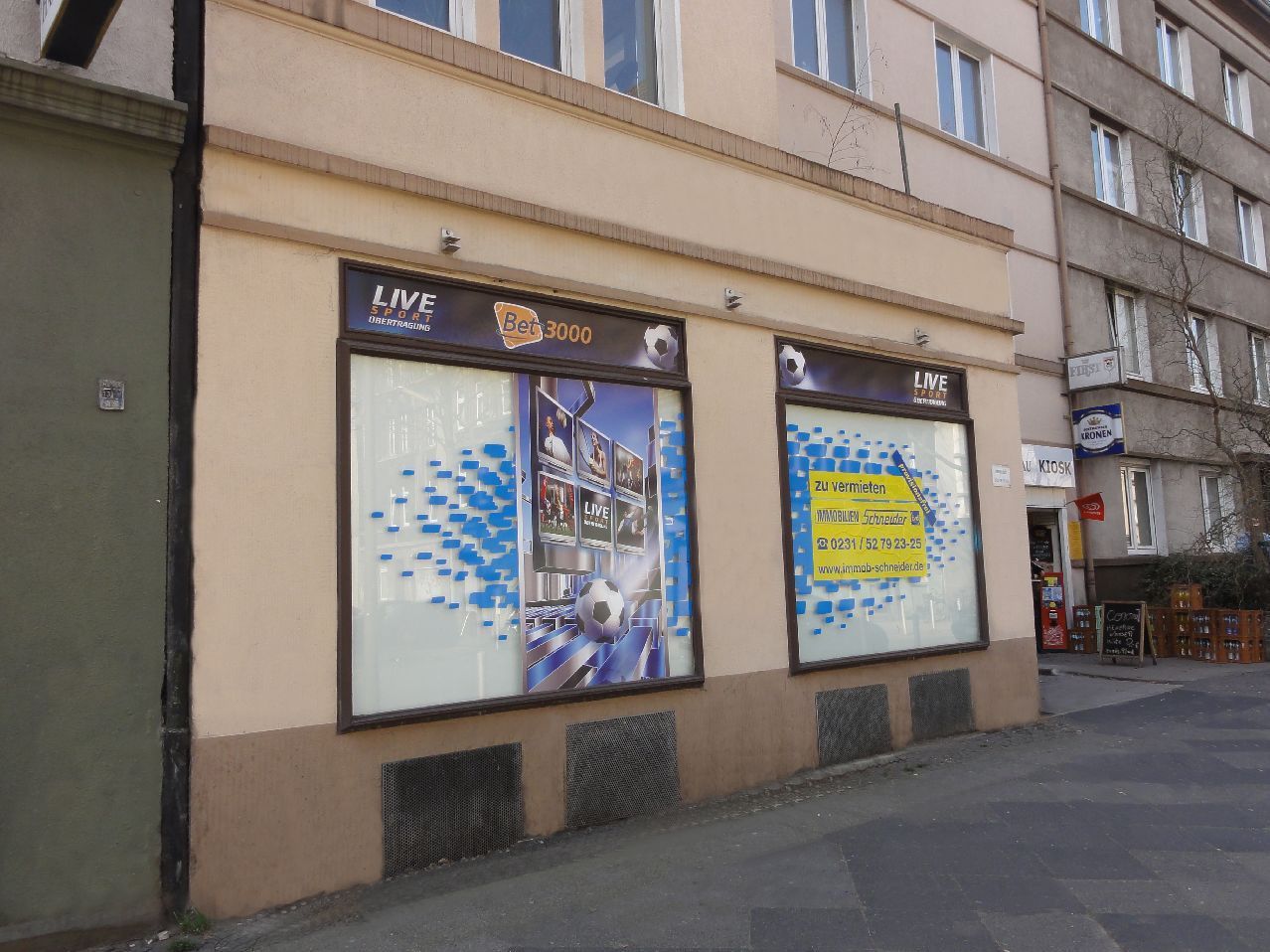 *PROVISIONSFREI* ca. 180 m² Ladenlokal mit ca. 120 m² Lager -Scharnhorststr. 50- zu vermieten!